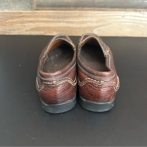 Clarks Loafers Driving Moccasins Shoes size 9M Slip On Brown Leather Comfort - Picture 2 of 8